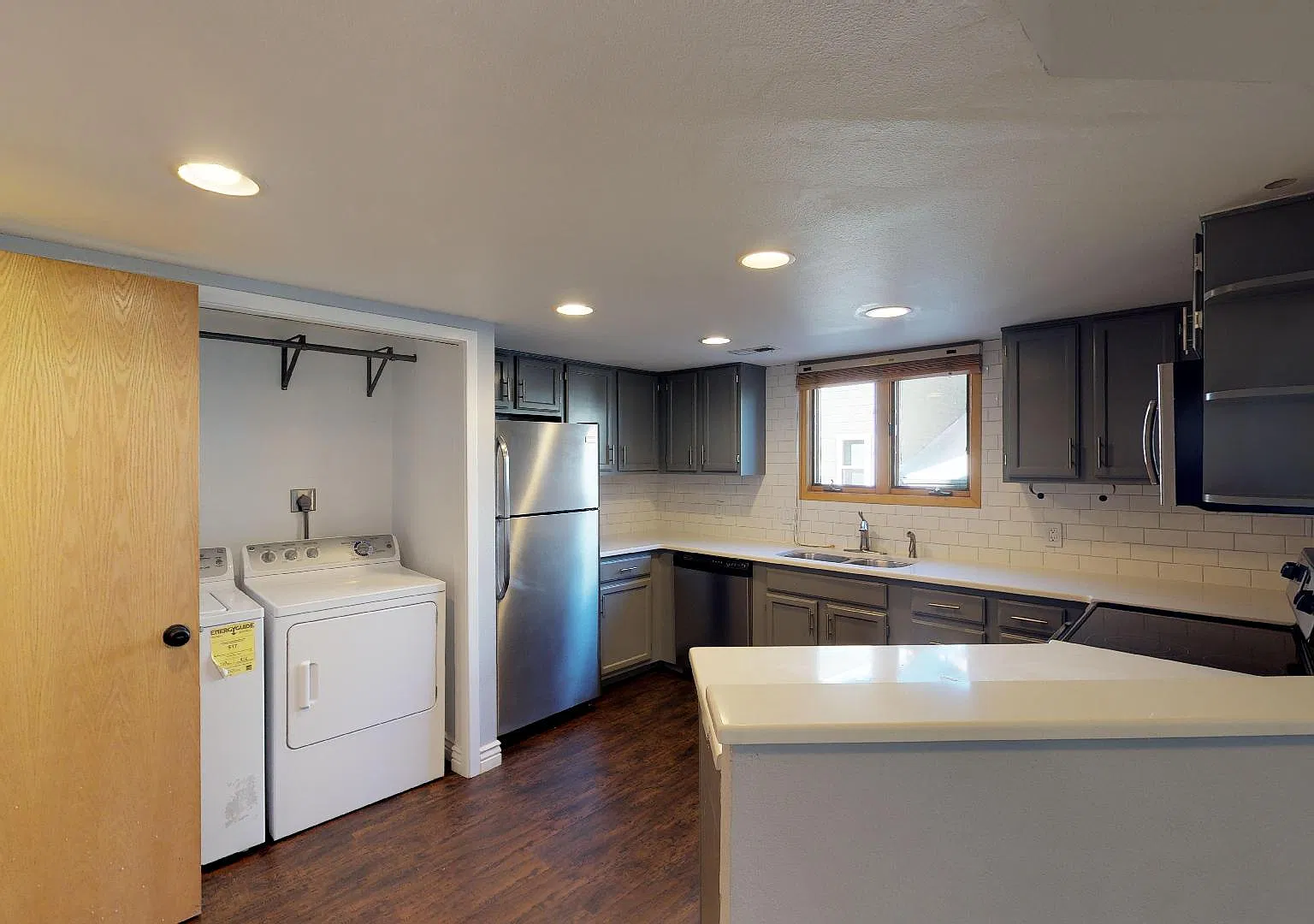 1310 S Monaco St Pkwy - B — Photo 4