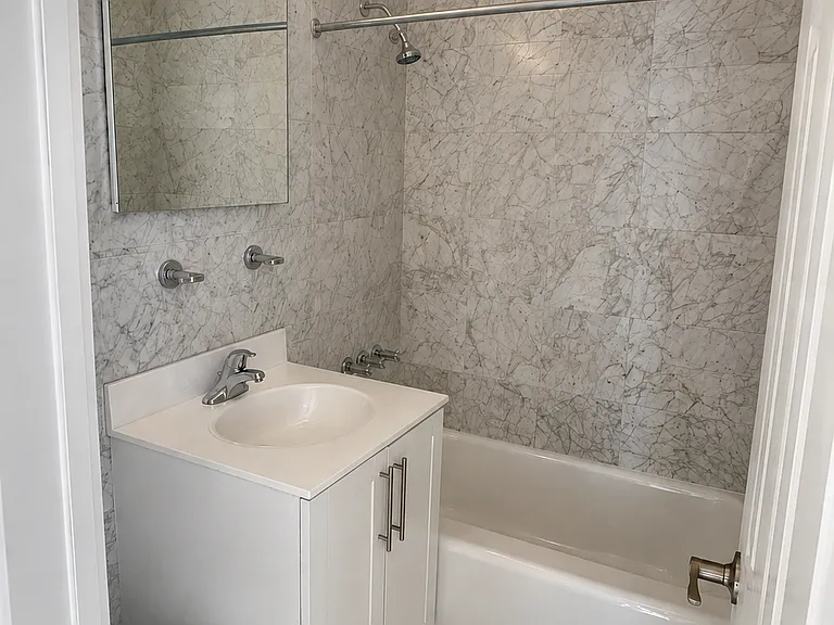 435 E 79th St #PHD — Photo 5