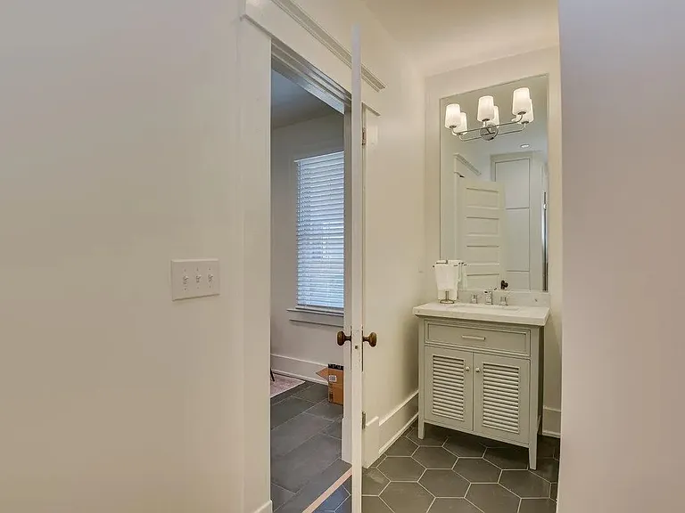1329 Winter St #1 — Photo 9