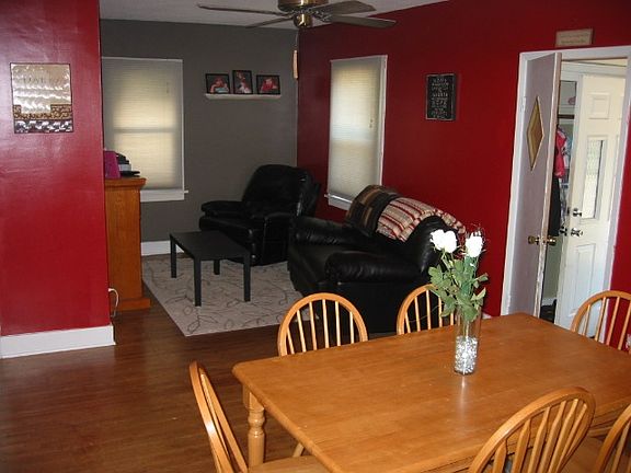 2nd image of 813 15th Pl NE