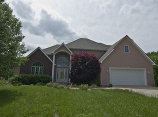 17623 169th St, Basehor, KS 66007