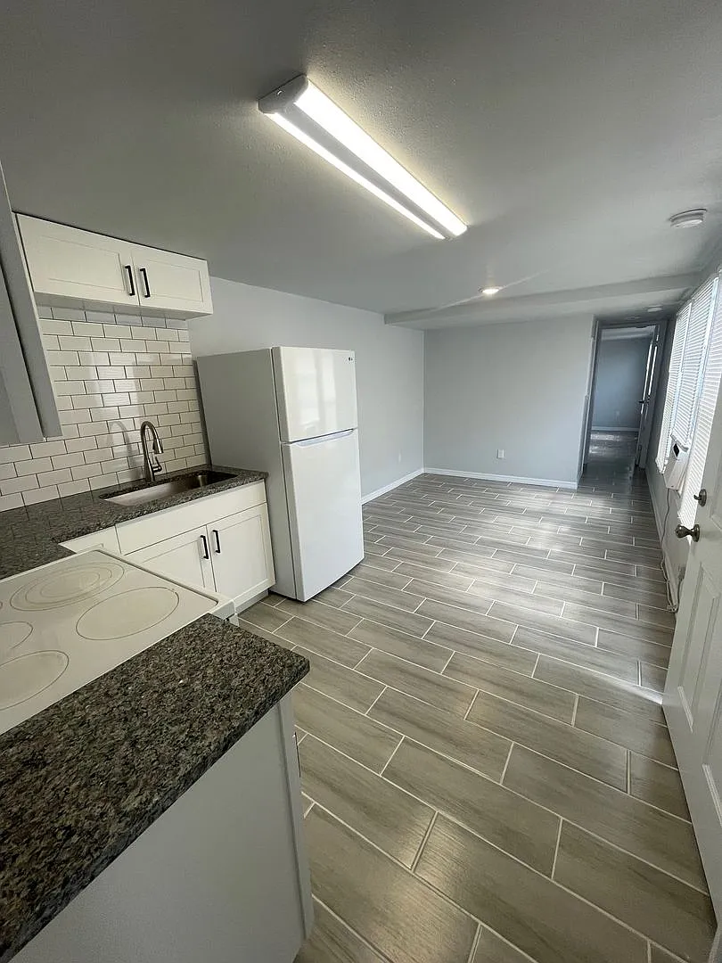 Fully Renovated 2Bed/1Bath Mobile Home for Rent! Bradenton, FL — Photo 2
