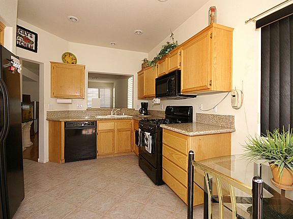3rd image of 10417 Sloping Hill Ave