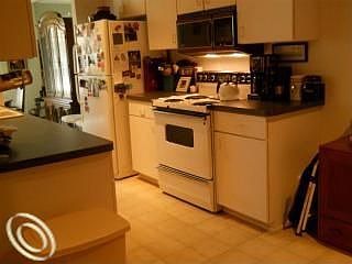3rd image of 42359 Woodward Ave