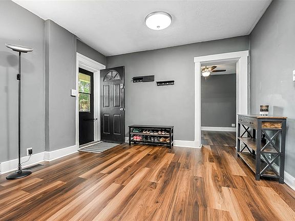 2nd image of 607 South St