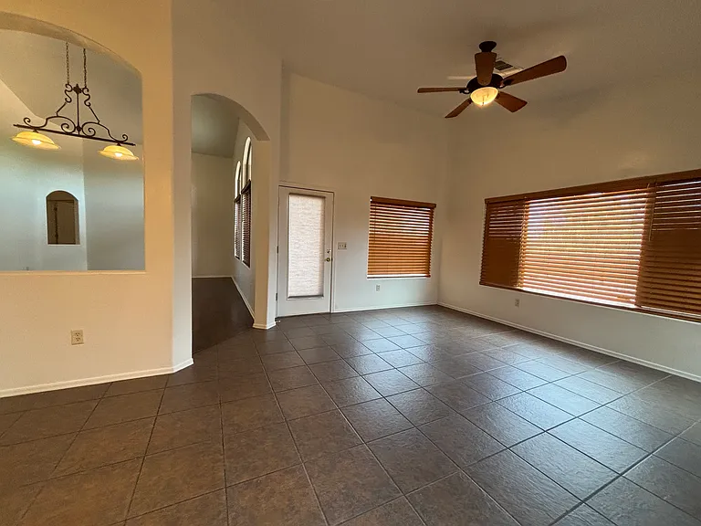 5305 W Olivine Dr — Photo 7