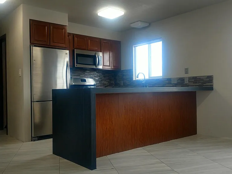 718 Park St #D — Photo 3