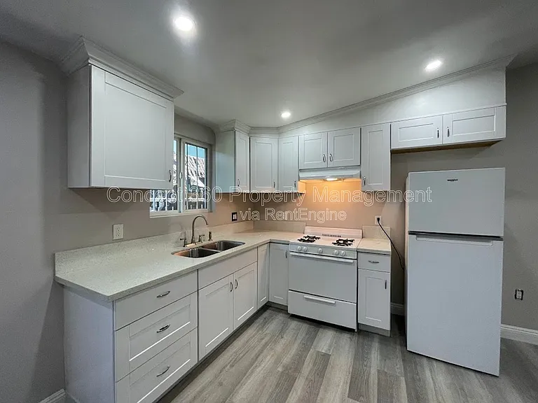 1325 W Parade St — Photo 7