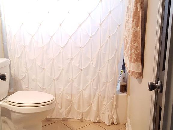 2nd image of 6088 Wilton Dr