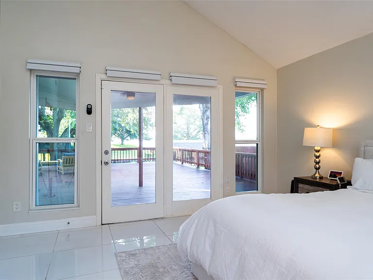 8311 Amber Cove Dr — Photo 10