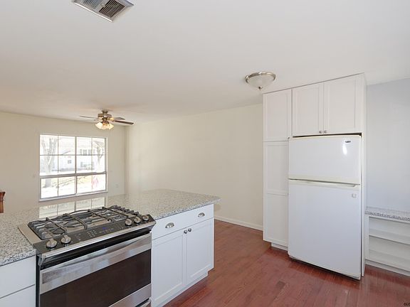 5th image of 5 Spa Cir