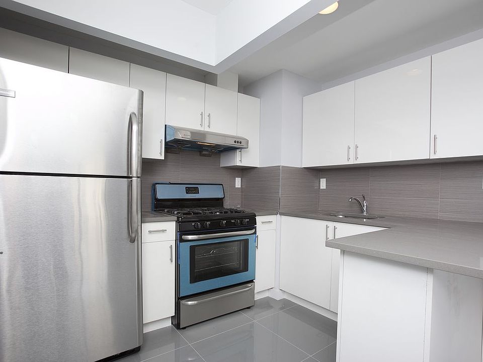 2nd image of 369 W 126th St #1A