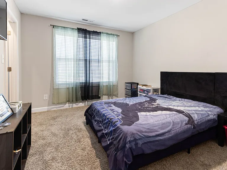 66 Kensington Dr — Photo 31