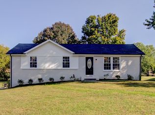 925 Kenwood Dr, Clarksville, TN 37043