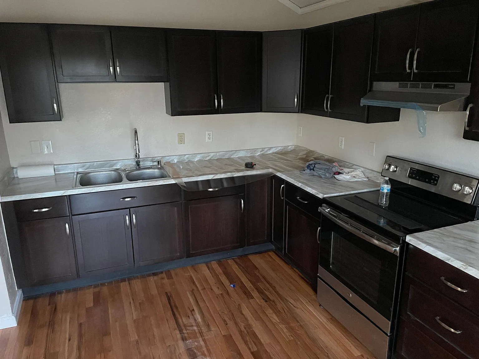 76 S Grove St — Photo 2