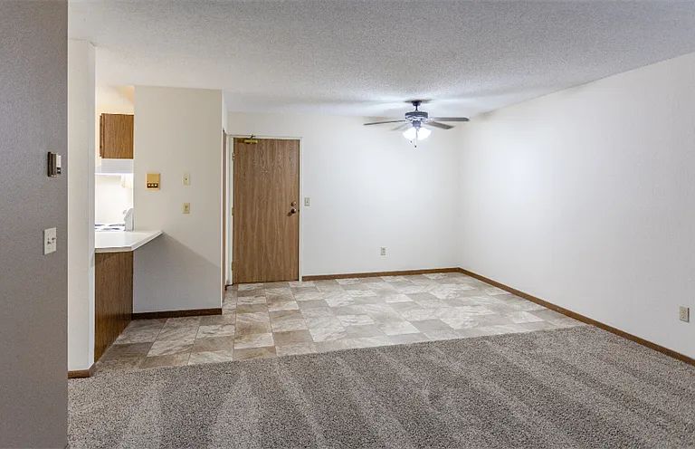 Norway Pines Apartments — Photo 8