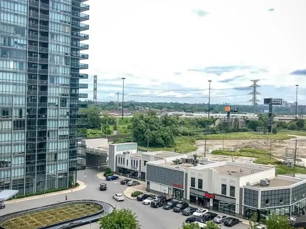 36 Park Lawn Rd #806, Toronto, ON M8V 0E5