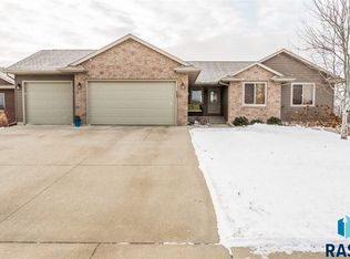 435 Ivy Rd, Tea, SD 57064