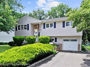4 Creek Rd, Hazlet, NJ 07730