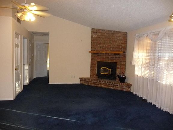 4th image of 29 Crestview St