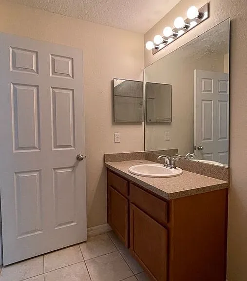 9484 Strongbark Ln — Photo 31