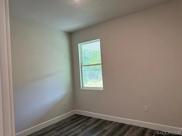 1861 W Hampshire Blvd — Photo 9