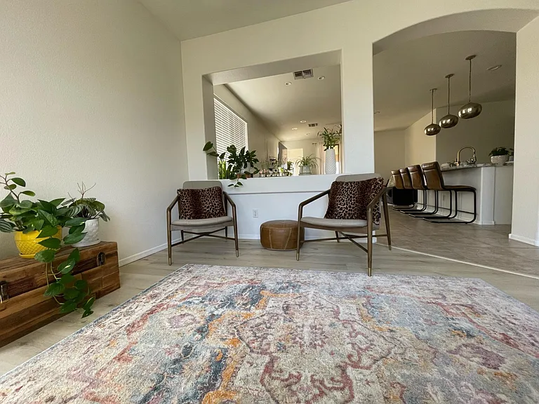 1733 W Nighthawk Way — Photo 7