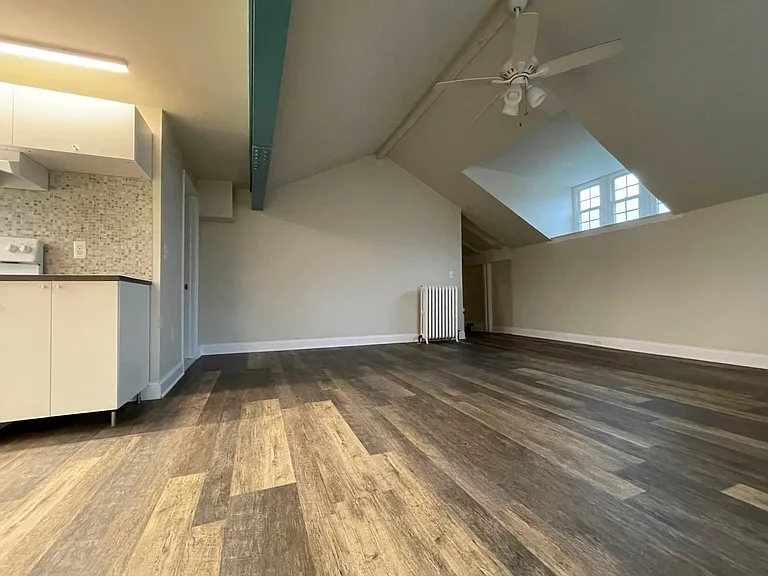 701 Ridge Pike #5 — Photo 1
