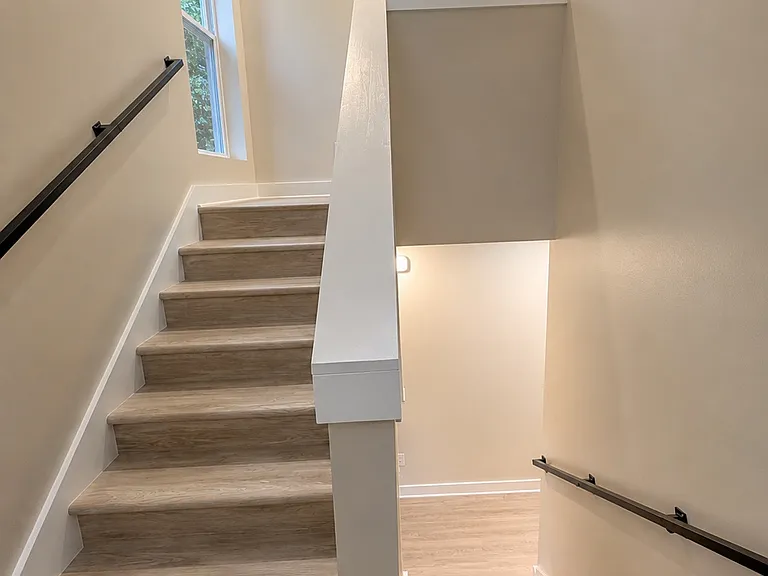 421 Oak St — Photo 9
