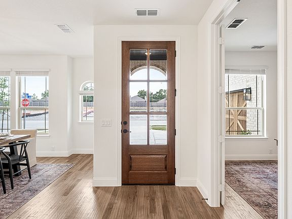 4th image of 3433 Nightingale Ln