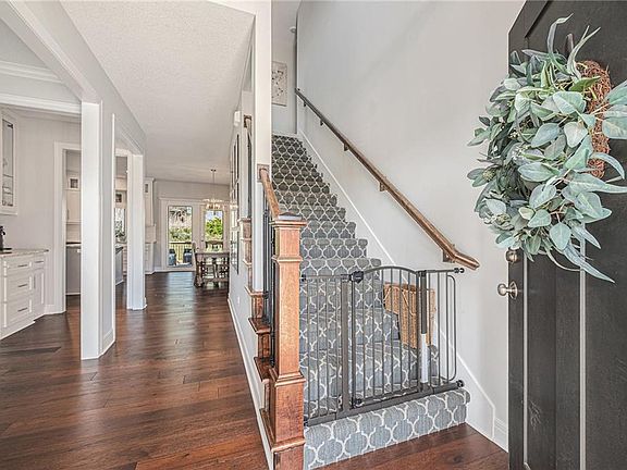 4th image of 4002 NE 88th St