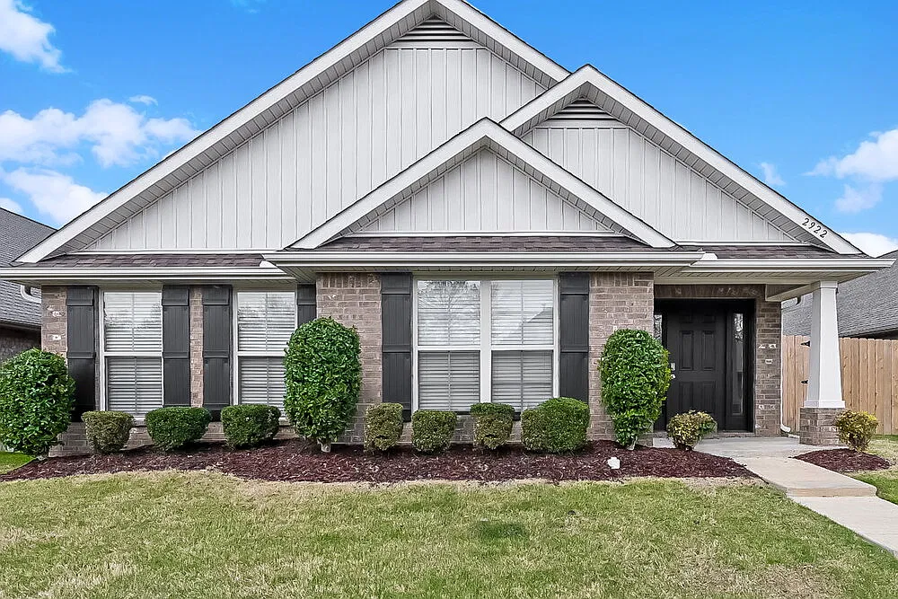 4 bed, 2.0 bath, 2092 sqft, $2,390 — Photo 1