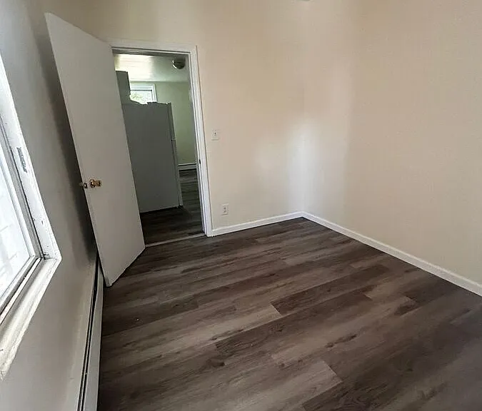 484 Walnut St — Photo 1