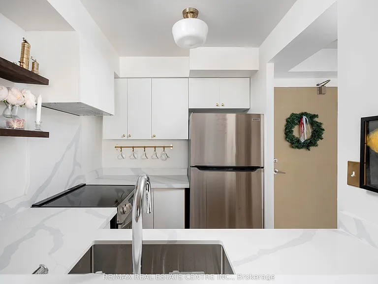 942 Yonge St #616 — Photo 19