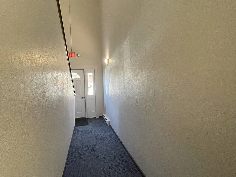 1309 E Sylvan Cir #6 — Photo 15