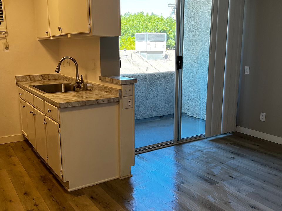 1st image of 8430 Cedros Ave