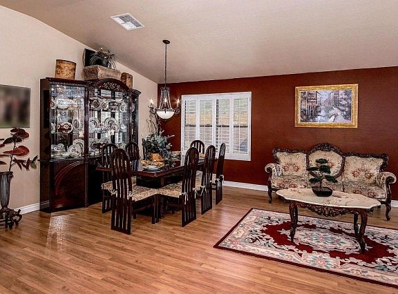 4th image of 3936 W Quail Ave