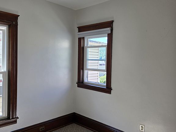 4th image of 1256 Elk St