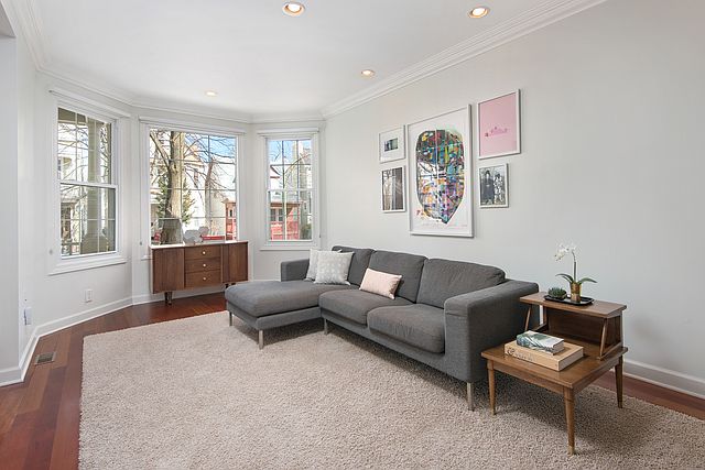 1st image of 2153 W Bradley Pl