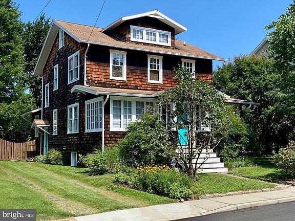 2nd image of 319 Linden Ave
