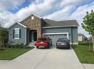 9204 Sunray Dr, Shawnee, KS 66227
