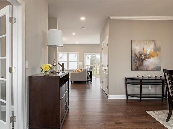 3rd image of 9 Avalon Meadows Ln