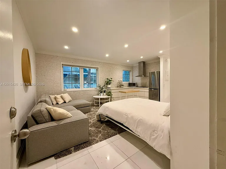 260 Euclid Ave #24 — Photo 4