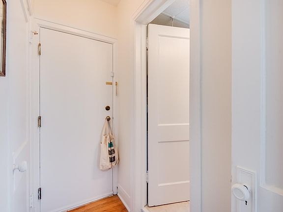 5th image of 4201 Locust St APT 209