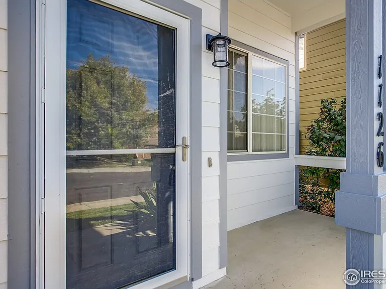 1126 Lochmore Pl — Photo 3