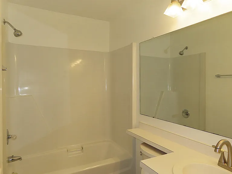 205 Standish Dr — Photo 5