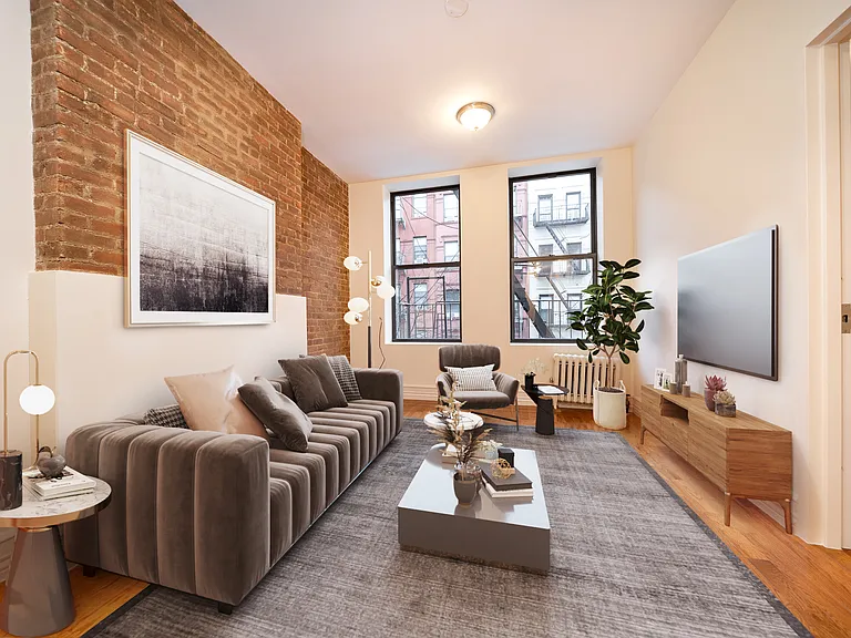 10 W 103rd St #5F — Photo 1