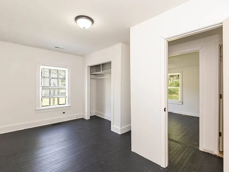930 Elm St — Photo 24