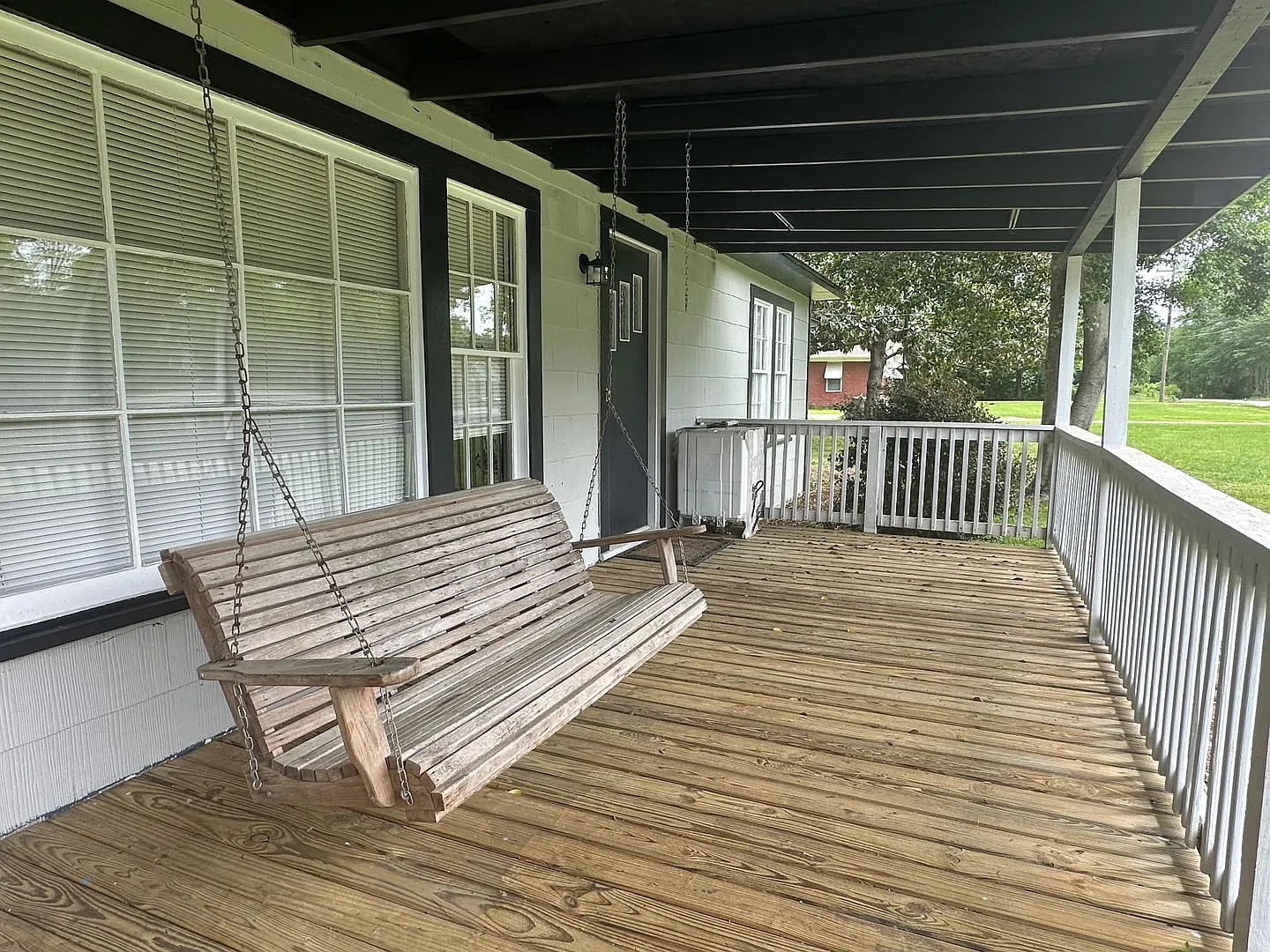 Gorgeous 3 Bedroom home on 5 Acres! — Photo 2