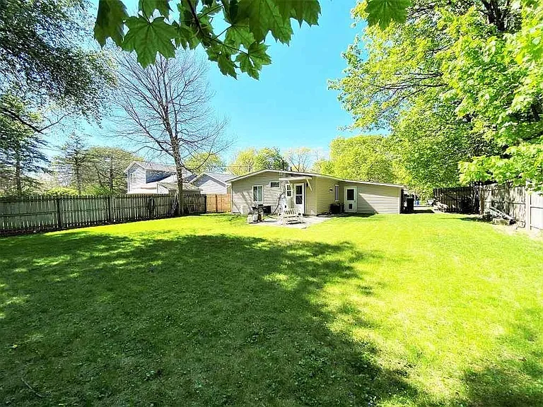 1508 E Sugnet Rd — Photo 10